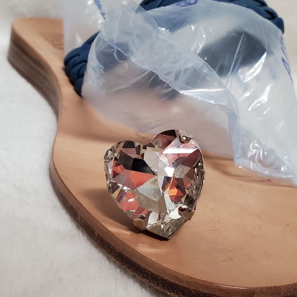 𝅺100% Capri Blue Italian Leather Stacked Heel Crystal Heart Thong Sandals 6.5 - Picture 5 of 14